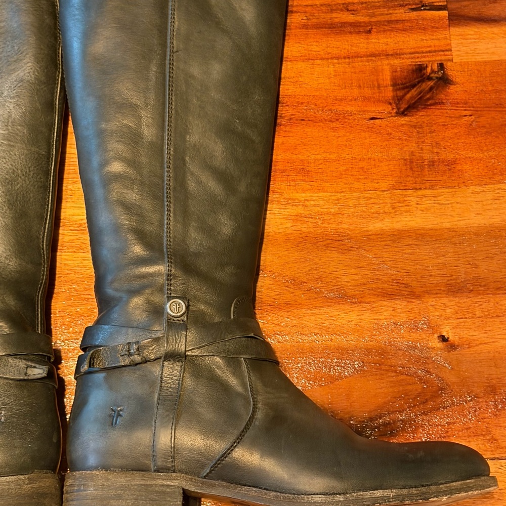 FRYE Sleek Black Leather Boots - Picture 9 of 14
